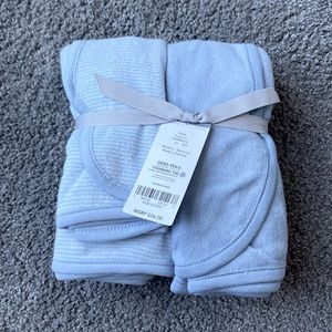 Baby bath towels, blue, NWT